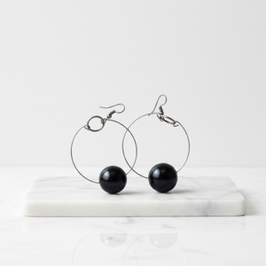 Boucles d'oreilles créoles africaines en perles noires, boucles d'oreilles circulaires bohèmes faites à la main avec perles noires - Product Image 4