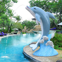 Statues de dauphins personnalisées de haute qualité, taille réelle, en fibre de verre, avec fontaine d'eau pour la décoration de piscine extérieure