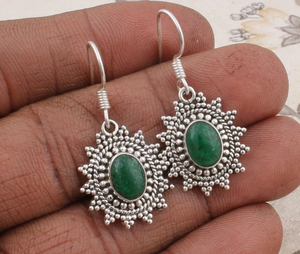 Pendientes bohemios de Plata de Ley 925 con cabujón de piedras preciosas Esmeralda plata antigua hecha a mano para bodas - Product Image 1