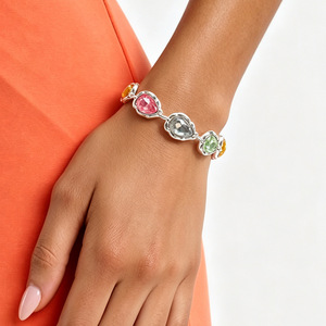 Bracciale Super Scintillante con Diamanti a Goccia, Gioiello da Mano Minimalista ed Elegante con Texture Unica - Product Image 2