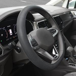 Housse de <span class=keywords><strong>volant</strong></span> de voiture cousue à la main, accessoires d'intérieur de voiture, housse de <span class=keywords><strong>volant</strong></span> en Silicone, vente en gros - Product Image 6