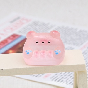 Vente en gros : Canapé Ours Lumineux, Breloques en Résine Kawaii, Artisanat en Résine, Porte-clés en Résine Transparente 3D, Décorations pour Bureau et Maison - Product Image 6