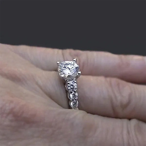 Anello Scintillante Stile Pavé per Donne, Gioiello da Dito con Pietre, per Uso Quotidiano - Product Image 4