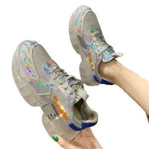 Quatre saisons meilleures ventes chaussures à doublure en maille respirante à la mode avec gelée de cristal et semelle arc-en-ciel à la mode décontracté confortable - Product Image 1