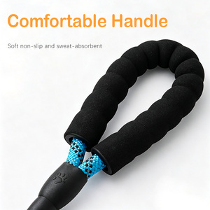 Vente directe d'usine, laisse pour chien réfléchissante durable de 1,2 à 3 m avec poignée antidérapante en éponge, matériau de <span class=keywords><strong>corde</strong></span> d'escalade - Product Image 5