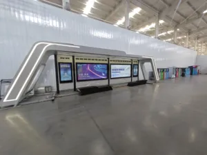 Abris d'attente pour transports publics, aménagements urbains, mobilier extérieur standardisé préfabriqué en acier inoxydable et fer pour bus - Product Image 2
