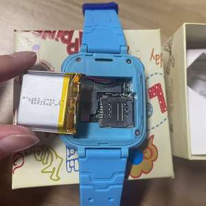 <span class=keywords><strong>Montre</strong></span> connectée populaire 2G pour enfants, anti-perte, appel SOS, localisation GSM LBS, <span class=keywords><strong>montre</strong></span> intelligente pour enfants S12 avec suivi et emplacement pour carte SIM - Product Image 3