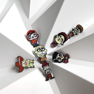 Broche en alliage de zinc peinte à l'effigie de personnages de dessins animés <span class=keywords><strong>Coco</strong></span> du Jour des Morts mexicain et épinglette de fête mexicaine - Product Image 4
