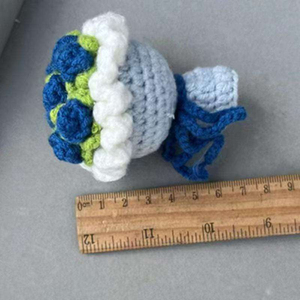 Mini Ramo de Flores Tejidas a Crochet, Lindas Rosas y Girasoles, Regalos de Flores Tejidas a Crochet, Regalo de San Valentín, Llavero de Juguete Tejido a Crochet - Product Image 4