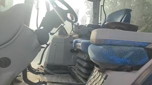 Nouveau et d'occasion New Hollandd 4X4 150HP Neuf et d'occasion Hollandd T1654 Tracteur agricole disponible - Product Image 2