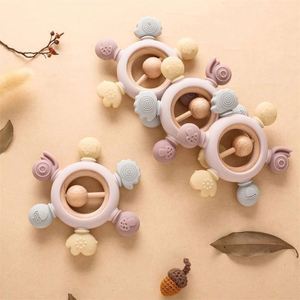 Nouveau style 2024 : Anneau de dentition personnalisé en bois et silicone sans BPA pour bébé - Product Image 2