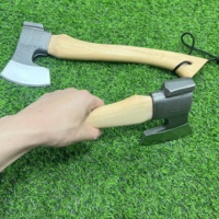 Le marché européen a accueilli la hache forestière en acier 1055 avec poignée en hickory hache tomahawk en acier au carbone tactique