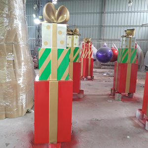 Décoration <span class=keywords><strong>de</strong></span> Noël en fibre <span class=keywords><strong>de</strong></span> verre, grandes boîtes cadeaux, boîte cadeau géante <span class=keywords><strong>de</strong></span> Noël en résine pour l'extérieur, pour les fêtes - Product Image 4