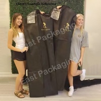 Housses pliables en matériau plus résistant pour ranger les robes de mariée