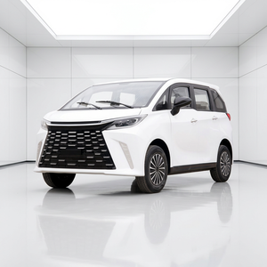 Autos Usados en Buen Estado, Van MPV Blanca de 5 Puertas, Volante a la Izquierda, Faros LED, Llantas de Aleación R17, Interior Espacioso - Product Image 1