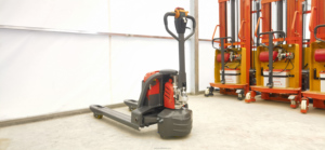 รถยกพาเลทไฟฟ้า 1.5 ตัน / รถยกพาเลทพลังงานลิเธียมสำหรับคลังสินค้า - Product Image 6