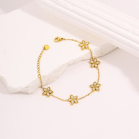 Pulsera de Zirconia con Diseño de Trébol de Cinco Hojas y Mariposa, de Acero Inoxidable, de Alta Gama, para Mujer, Resistente a la Decoloración, Estilo Lujoso y Ligero, ODM