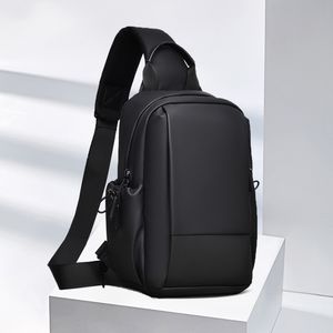 男士防水胸包时尚多功能斜跨肩吊带包大容量日常旅行商务使用 - Product Image 6