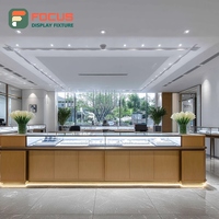 Comptoir d'exposition en métal pour boutique de bijoux de luxe, aménagement intérieur