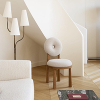 Chaise de salle à manger MULIGNA au design vintage, avec cadre et pieds en bois massif, rembourrée en tissu, pour usage hôtelier, ergonomique, écologique et durable