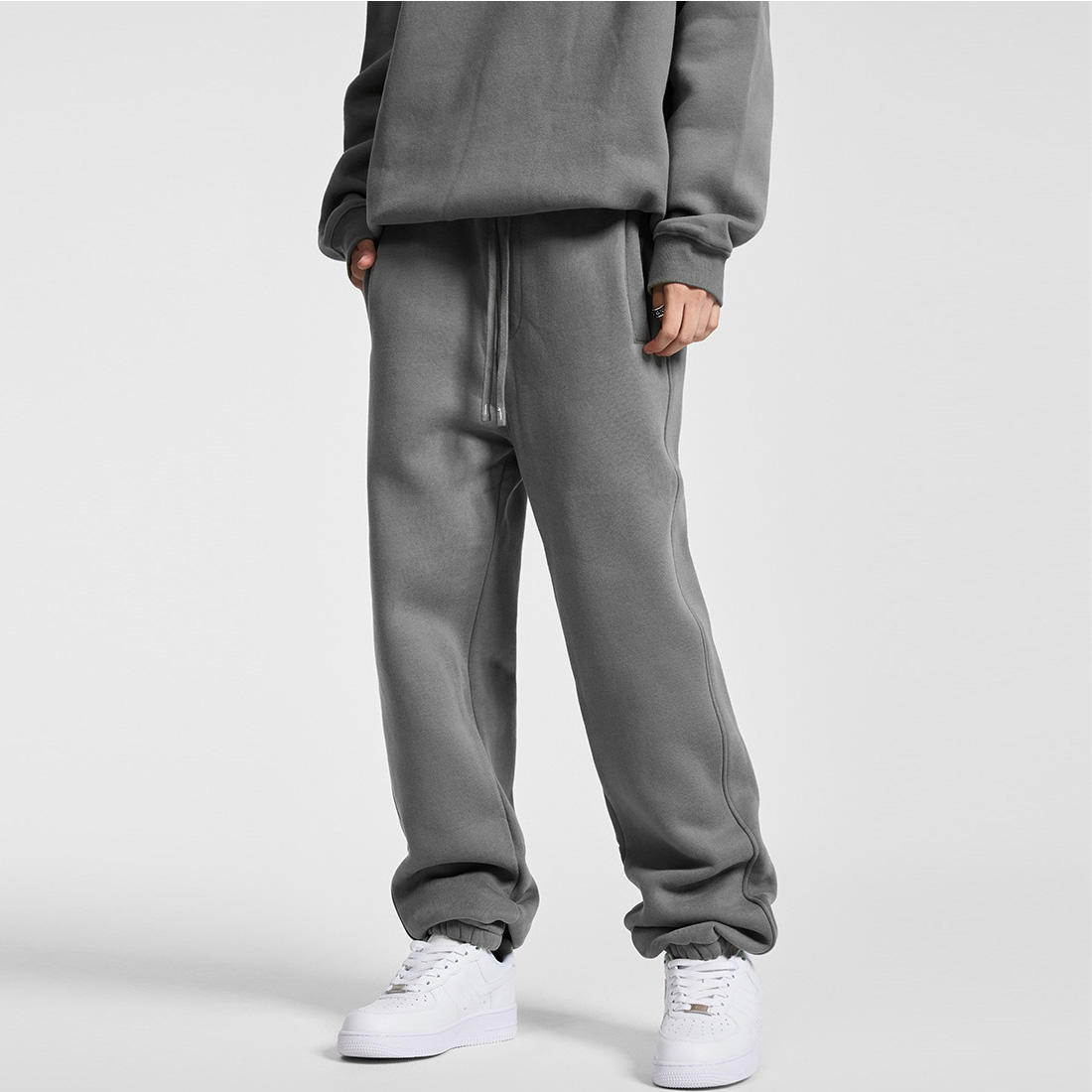 สีเทาเข้ม