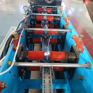 เครื่องขึ้นรูปม้วนเหล็กสำหรับชั้นวางสินค้าในซูเปอร์มาร์เก็ต อุปกรณ์จัดเก็บกระเบื้องเคลือบแบบตั้งตรง สภาพใช้งานแล้ว ชั้นวางเหล็กแบบม้วน - Product Image 5