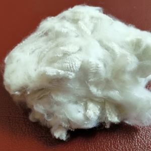 Fibra cortada de poliéster sólida blanca de grado reciclable 100% de alta calidad 2.5D51SD Spinning Vietnam Fabricante Vikohasan GRS - Product Image 1