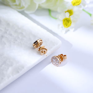 Boucles d'oreilles clous tendance en or massif 14 carats et or rose, serties de diamants, faites à la main, pour femme, idéales pour les fêtes, le quotidien ou comme cadeau d'anniversaire - Product Image 4