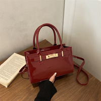 Sac à main de luxe en cuir PU verni pour femme, sac bandoulière classique à poignée supérieure, élégant sac de travail et de soirée de créateur