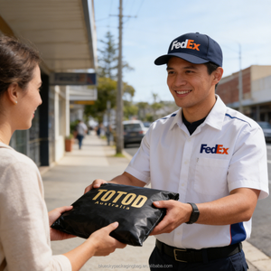 Buste per Spedizioni Ecologiche Personalizzate con Logo, Piccole Quantità, Nero e Oro, per Abbigliamento e Corrieri - Product Image 3