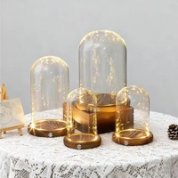 Vente chaude : Dôme en verre artisanal lumineux avec lumières LED, dôme en verre avec base en bois et lumières LED, présentoir en verre