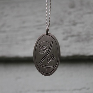 Collier vintage ovale avec pendentif gravé, simple et tendance - Product Image 5