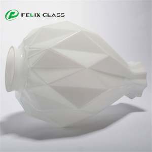 Cúpula de Vidrio Opal Blanco Soplado a Mano, Tamaño Personalizado, Forma Única, OEM, para Lámpara de Araña o Colgante - Product Image 4