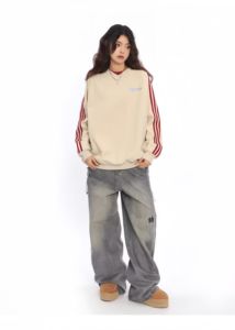 <span class=keywords><strong>Sweat</strong></span>-shirt unisexe rétro confortable à manches longues et col en V, style classique, avec broderie du logo et tricot imprimé rayé - Product Image 3