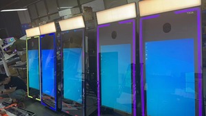 2024 Selfie Mirror Photo Booth DSLR <span class=keywords><strong>Led</strong></span> Frame Pantalla táctil portátil Magic Mirror PhotoBooth Machine con cámara e impresora - Product Image 6