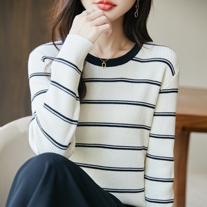 <span class=keywords><strong>Pull</strong></span> tricoté à manches longues col rond 100 % coton, coupe ajustée, rayures contrastées, style coréen, collection hiver 2025, mode jeune - Product Image 2