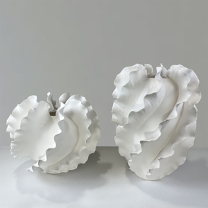 แจกันเซรามิกเคลือบสีขาวแบบปรับแต่งได้ พร้อมแจกันเซรามิกหรูหราสไตล์ยุโรปสำหรับจัดดอกไม้แบบโบราณ - Product Image 1