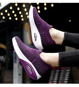 Sepatu kets jaring wanita, ukuran besar bantal Super ringan sepatu atletik kaus kaki sepatu wanita - Product Image 4