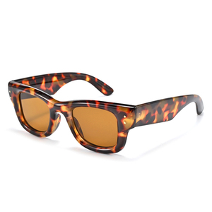 クラシックヴィンテージスクエアリベットサングラス男女兼用<span class=keywords><strong>2026</strong></span>デザインファッション厚フレームメンズパンク長方形レトロフィッシングサングラス - Product Image 6