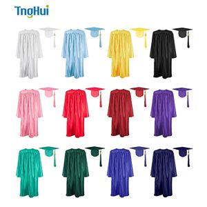 Ensemble <span class=keywords><strong>de</strong></span> Robe <span class=keywords><strong>de</strong></span> Remise <span class=keywords><strong>de</strong></span> Diplôme Tricotée Brillante Personnalisée Prix Usine 2026 avec Toque et Pompon Noir 100% Polyester pour Écoles Primaires et Collèges - Product Image 6