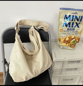 Hot Sell Spring Summer Fashion Women's <b>Canvas</b> Shoulder <b>Bag</b> Zip Closure Single Strap <b>Large</b> Capacity Crossbody Messenger <b>Bag</b> - Product Image 4
