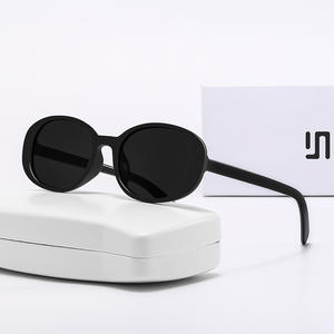 Nuevas gafas de sol unisex con montura cuadrada, material de PC, protección UV400, tipo 3, color negro, para hombres y mujeres - Product Image 2