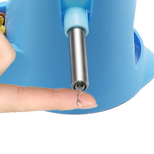 Bebedero Colgante 3 en 1 para Hámster, Dispensador Automático de Agua para Mascotas con Base para Hámster Enano, Ratón, Rata, Erizo, 80 ml - Product Image 3