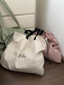 <span class=keywords><strong>Sac</strong></span> fourre-tout en toile minimaliste avec cordon de serrage, style coréen, forme ajustable, <span class=keywords><strong>sac</strong></span> à main, logo personnalisé, certifié REACH, <span class=keywords><strong>sac</strong></span> à <span class=keywords><strong>bandoulière</strong></span> en gros - Product Image 4