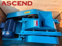 Mini machine de broyeur à double rouleau de laboratoire 200x125 200x150 600 kg/h capacité pour granit platine taille de sortie inférieure à 3mm en Afrique