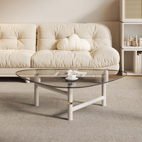 Table basse triangulaire avec plateau en verre trempé, cadre en métal doré, style moderne minimaliste, table d'appoint pour petit espace, salon