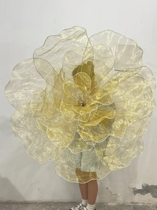 Escultura Floral Gigante de Organza Dorada, Flor de Malla con Pétalos Ondulados Hecha a Mano con Tallo de <span class=keywords><strong>Cristal</strong></span> para Escaparates, Bodas y Fiestas - Product Image 1
