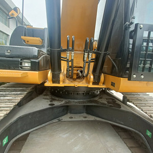 Excavatrice lourde CAT 324D de 24 tonnes avec godet de 1,2 m³ de capacité, 90 % neuve, d'occasion, sur chenilles, sans accident majeur. - Product Image 2