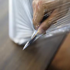 Buon prezzo 500mm 15 Mic 50cm 45cm 2 3kg mano PE Stretch pellicola di plastica per l'imballaggio - Product Image 4