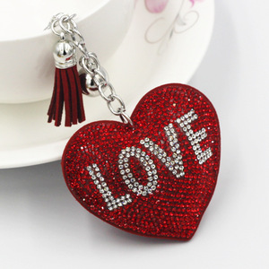 Accessori per Borse con Cristalli Luccicanti per San Valentino, Portachiavi con Cuore Rosso LOVE in Strass - Product Image 1